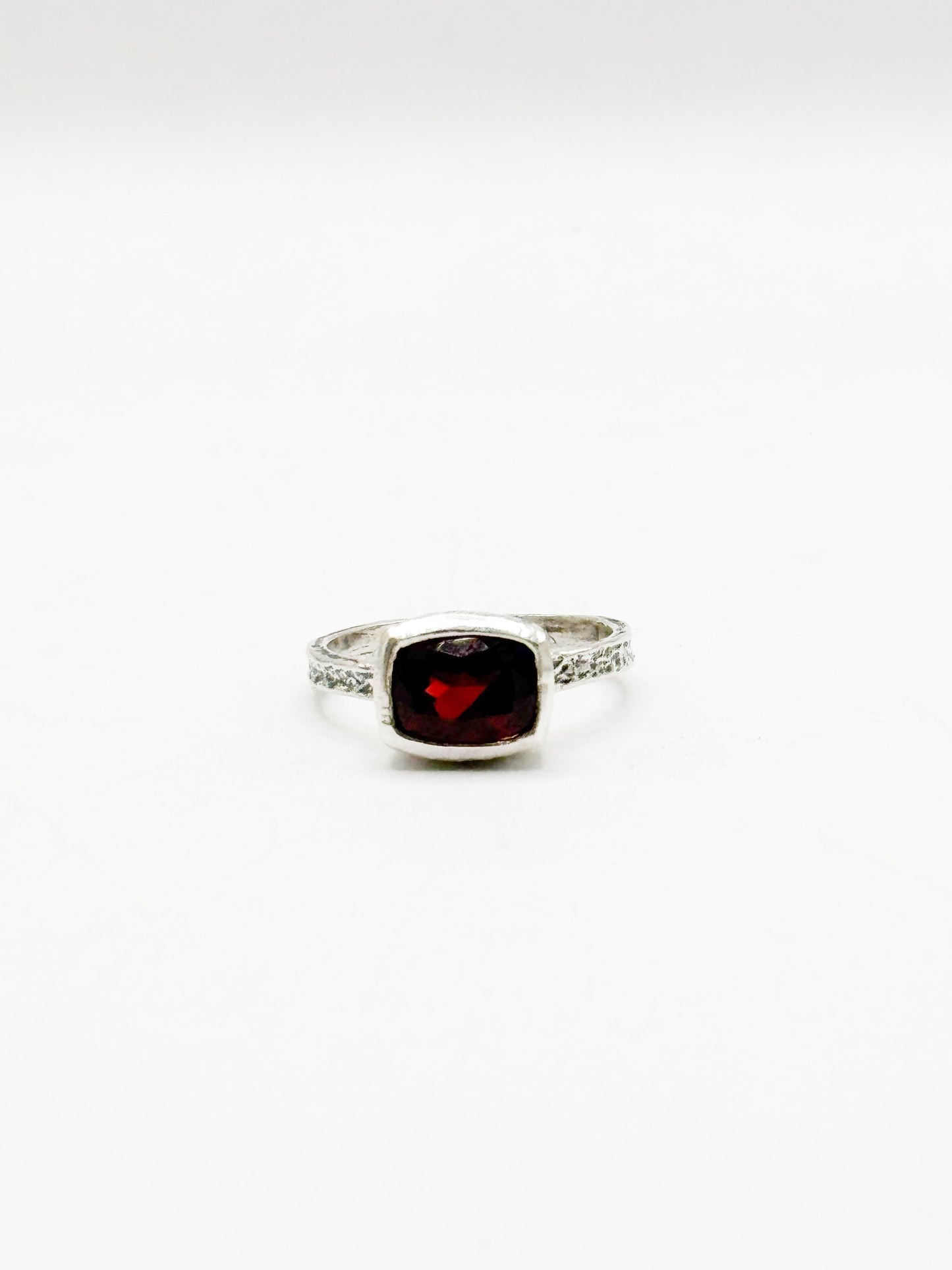 RING CONTEMPORARY COLLECTION DESIGN 439